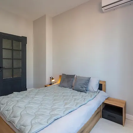 Urban Elegance Apartment