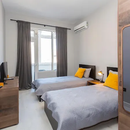 Apartment Urban Elegance