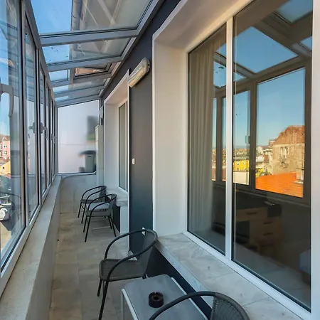 Urban Elegance Apartment